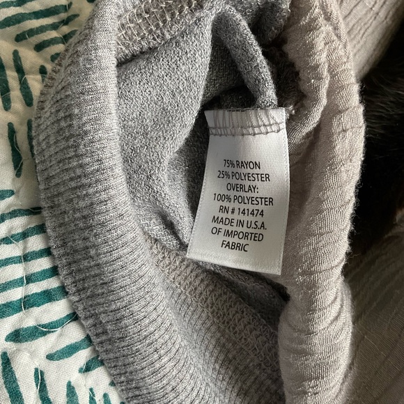 Kenar scoop neck top with gauze back - Picture 7 of 7